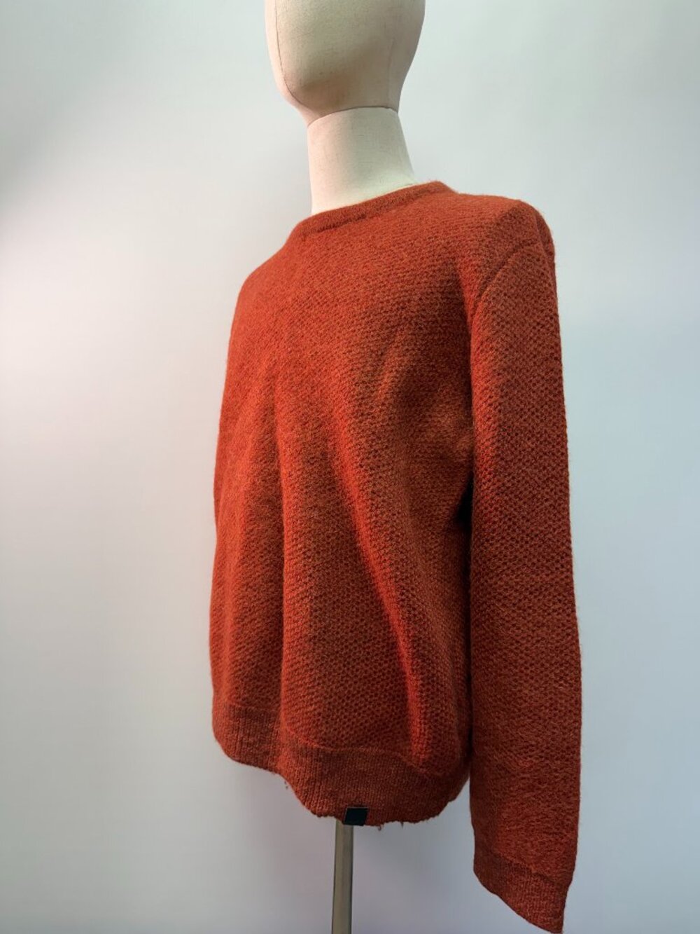 Victorinox Men’s 100% Alpaca Crewneck Sweater Orange Rust Size L Made in Peru